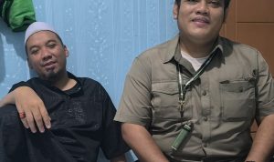Juru Bicara BAJA (Barisan Jakarta), Eko Sanjaya (Kiri).