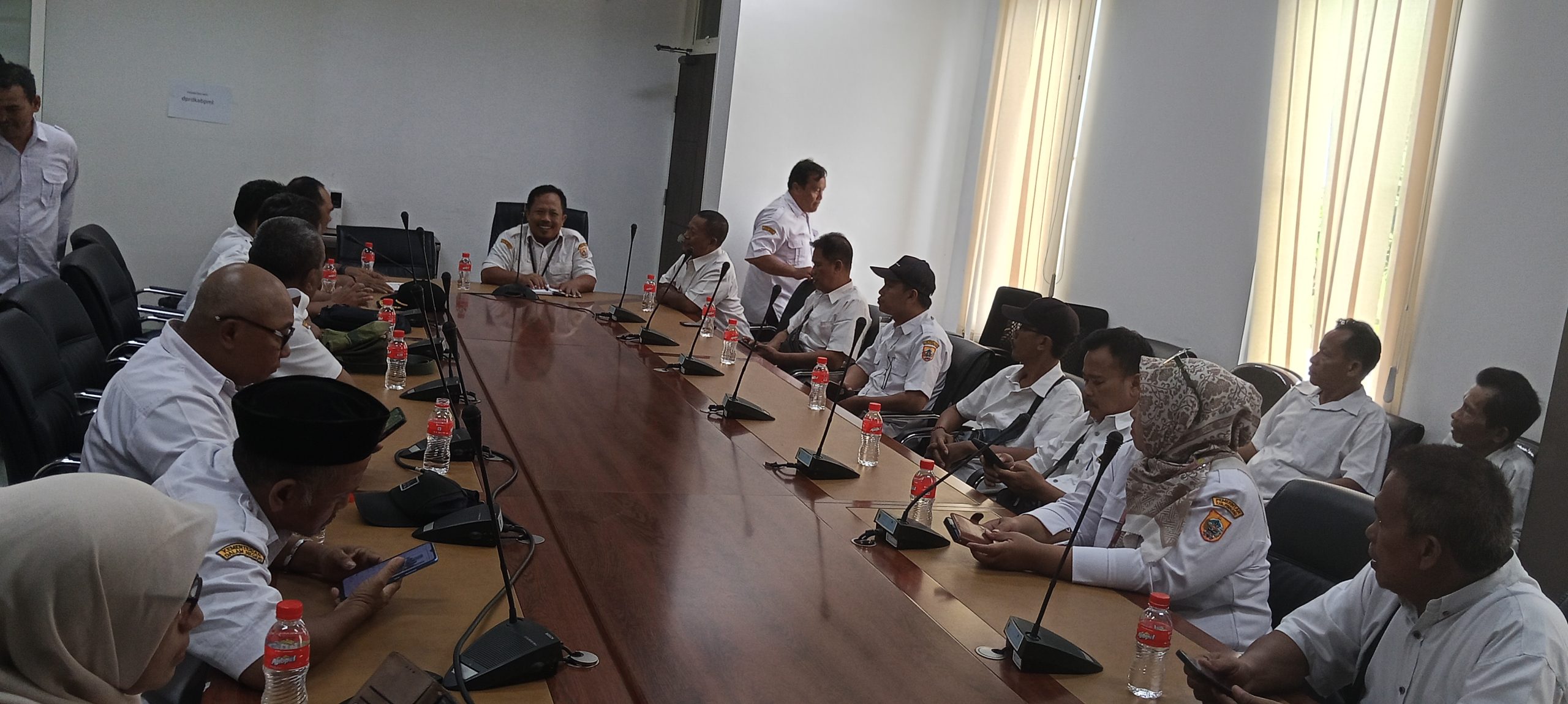Foto; Rombongan PPDI diterima oleh Kasubag Kepegawaian DPRD Kab. Pemalang.