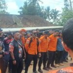 Tim SAR gabungan operasi pencarian dua pendaki Gunung Piramid di Bondowoso yang hilang (photo:istimewa).