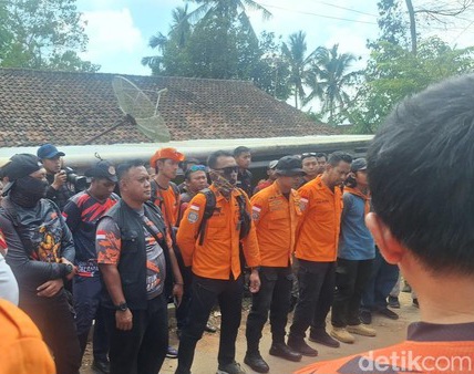 Tim SAR gabungan operasi pencarian dua pendaki Gunung Piramid di Bondowoso yang hilang (photo:istimewa).
